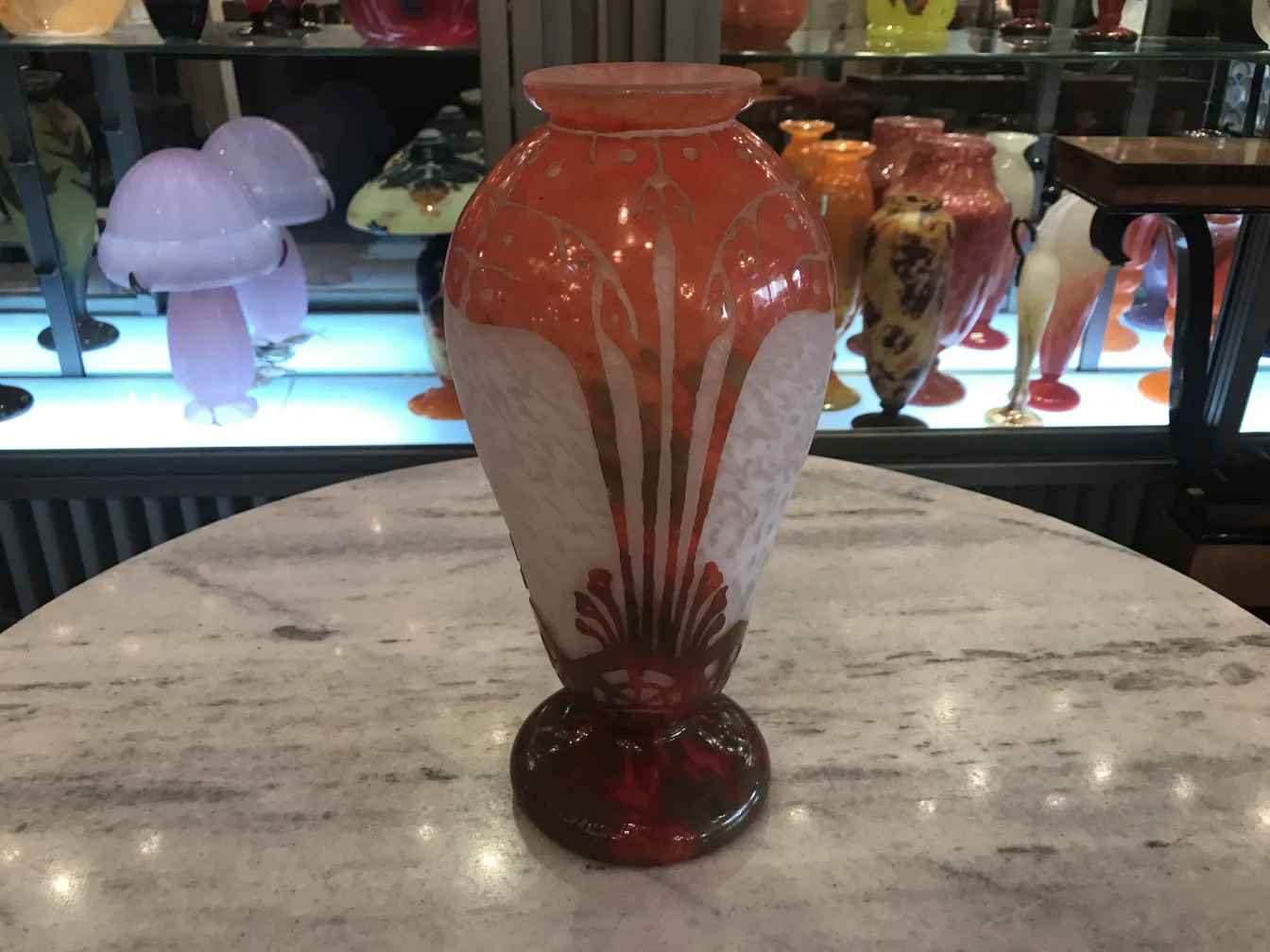 Antike Vase aus signiertem Glas Charder mit dekorativen Details