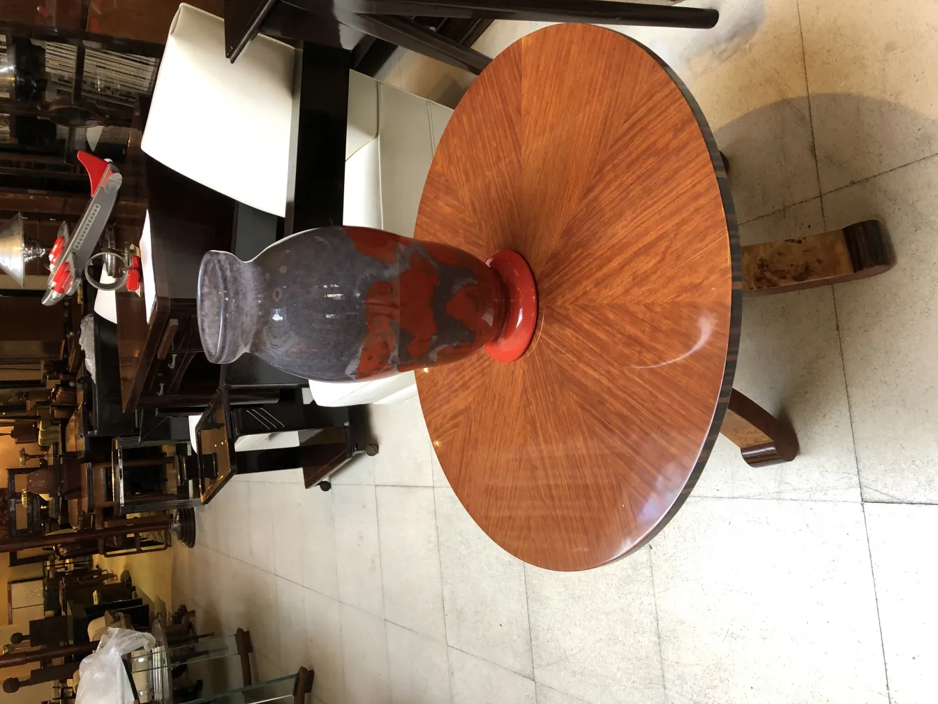 Vidro antigo assinado Degué com design decorativo francês