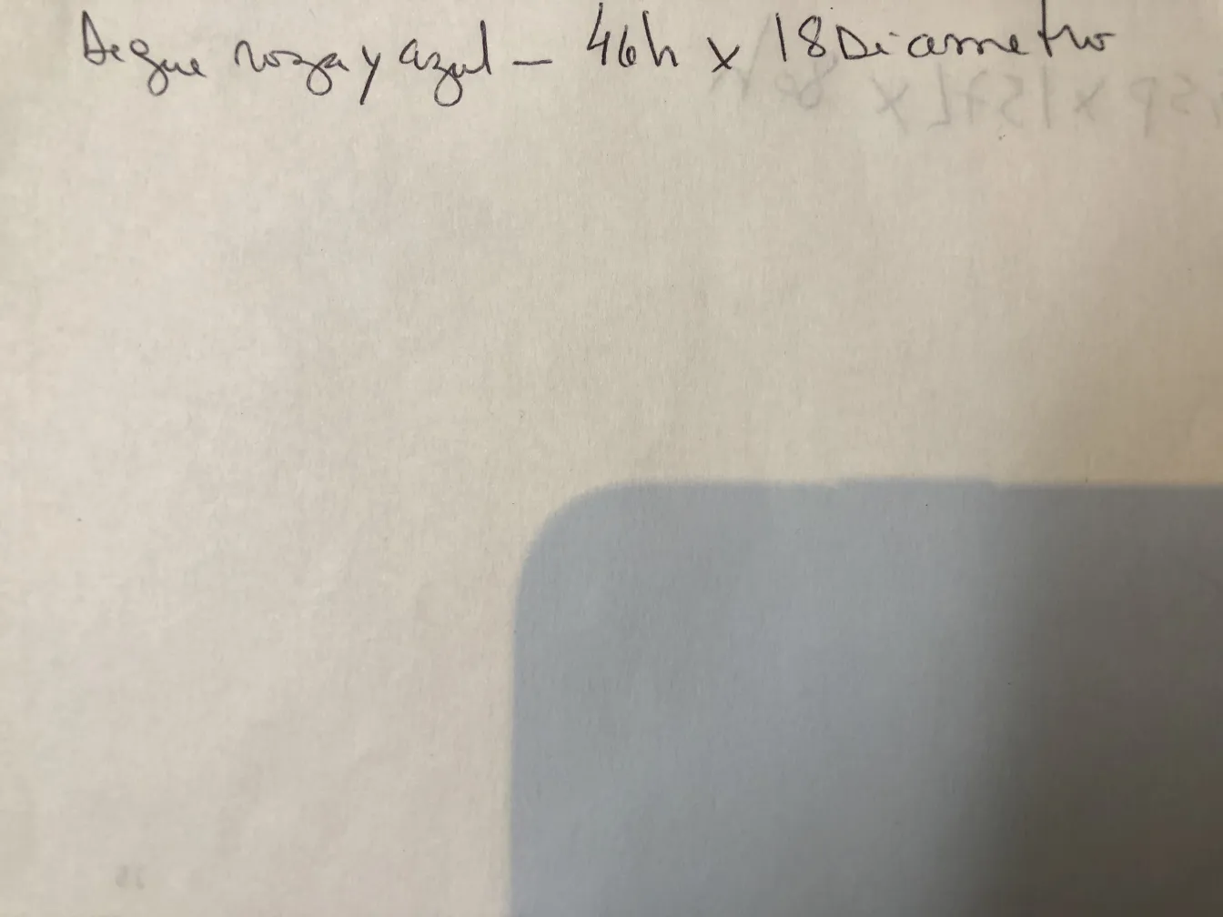 ピンクと青のトーンのDeguéサイン入りグラス、注目のアンティーク