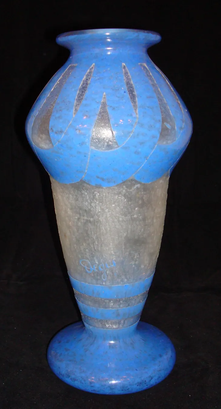 antique glass with Degué signature, elegant shape in blue