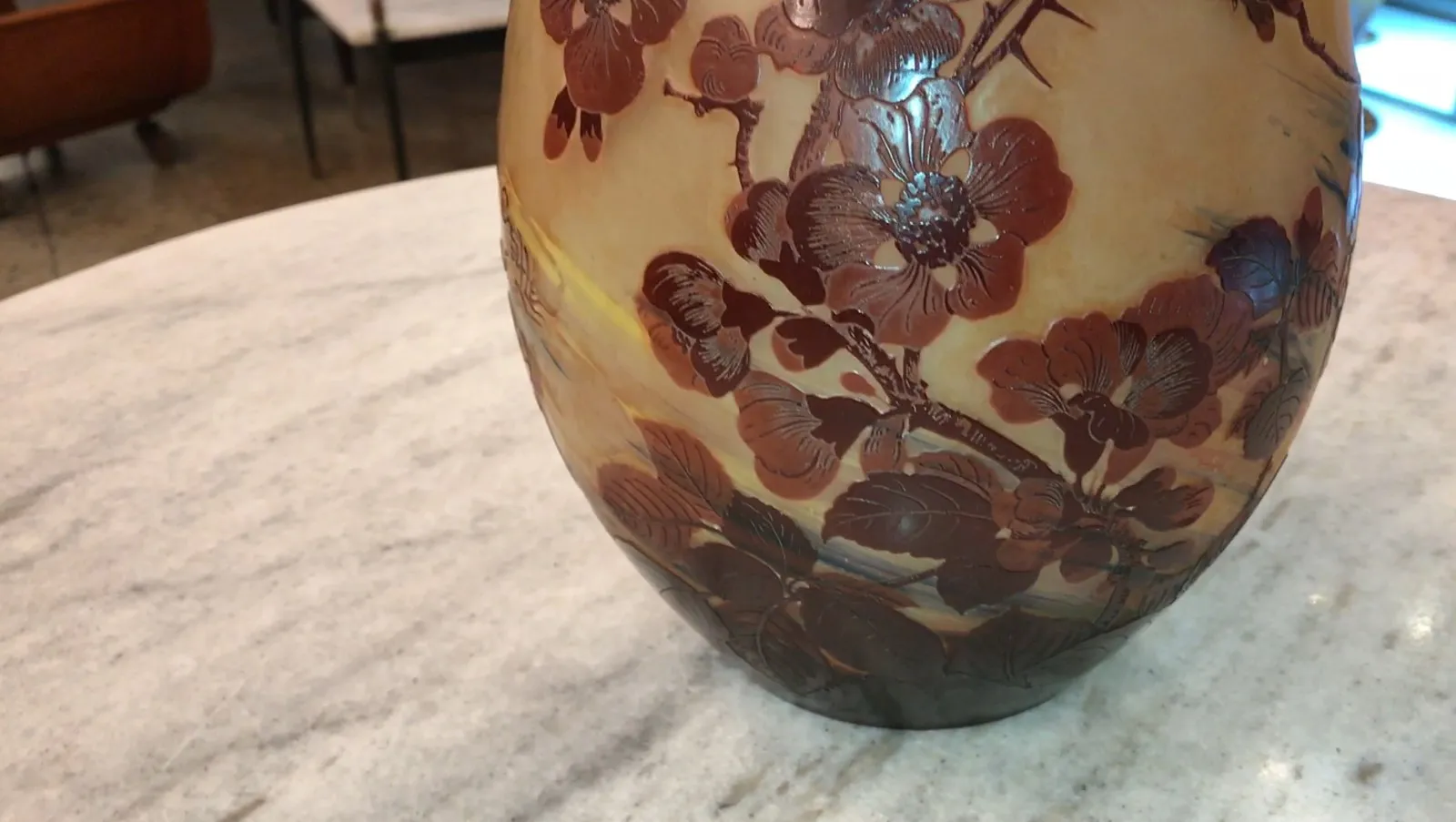 Antique with beautiful floral design in signed glass by Gallé.