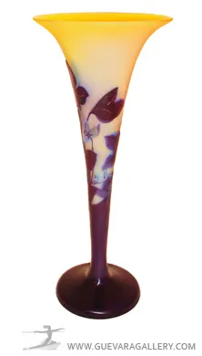 antico vaso in vetro firmato Gallé con motivi floreali