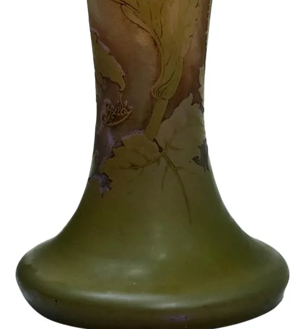Ancien verre signé Gallé avec feuilles gravées