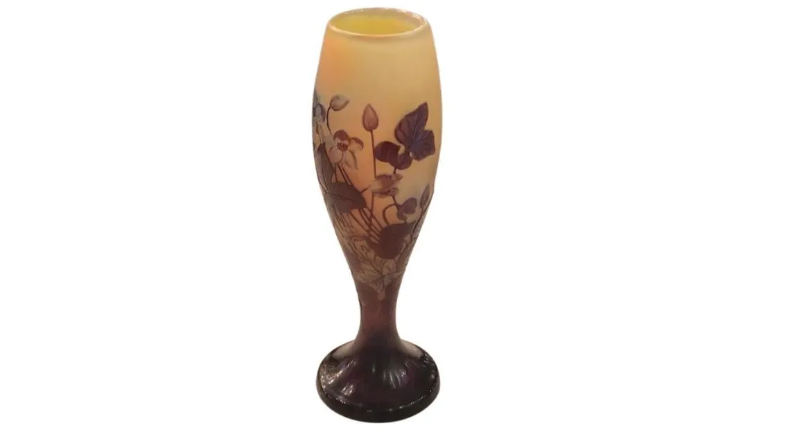 Vase of signed glass Gallé with floral decoration in warm tones