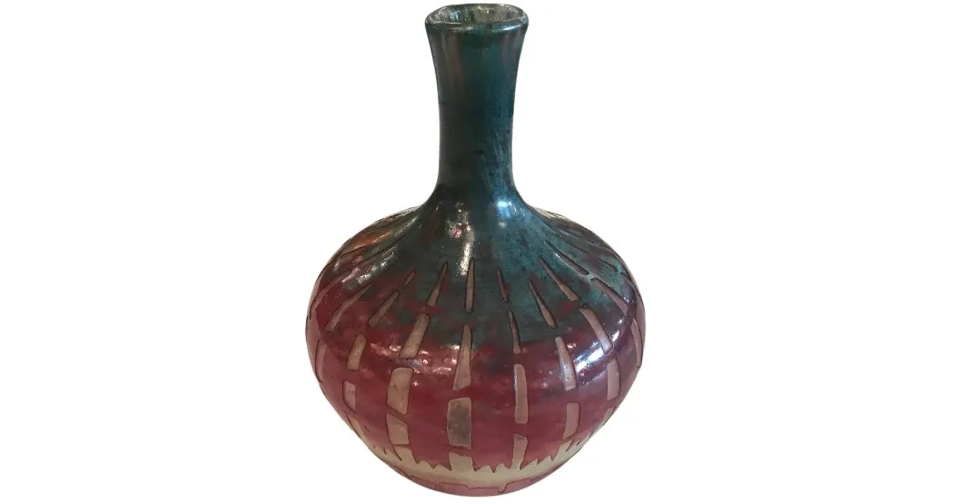 Antiquariato con design colorato in verde e rosso