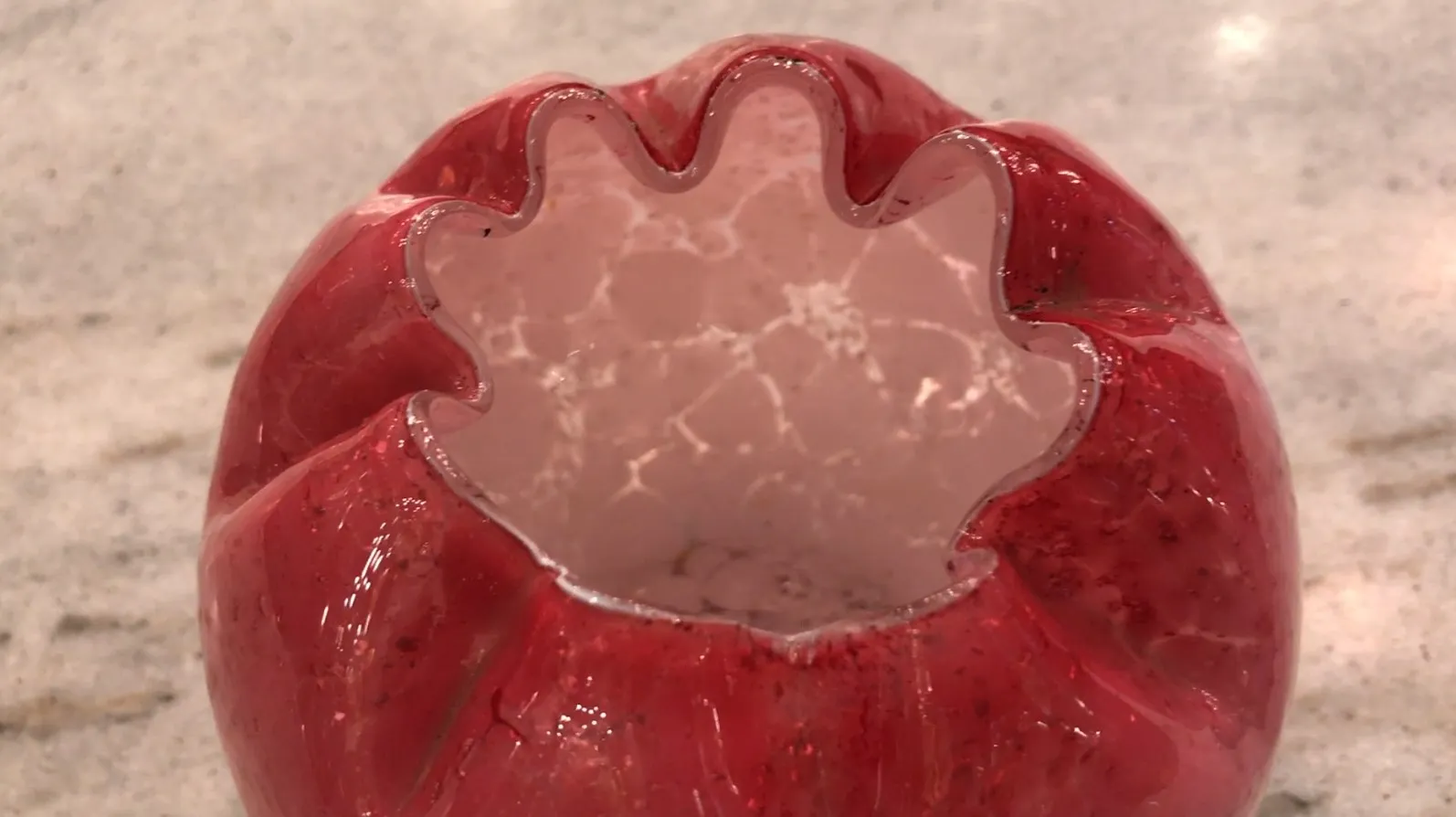 古董签名玻璃红色装饰形状