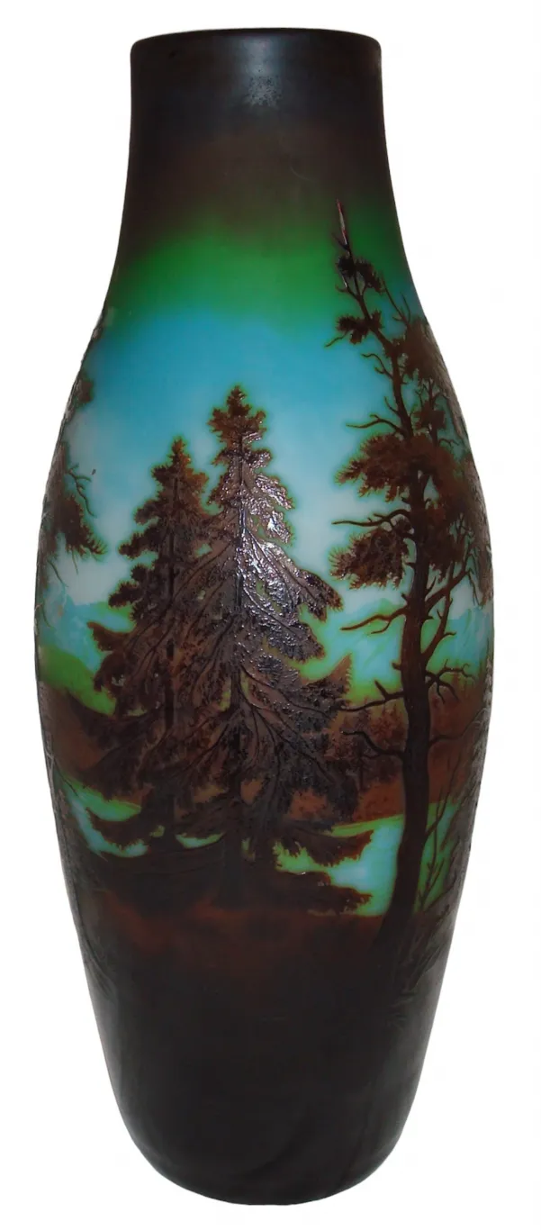 Vase antique signé, décoré avec des paysages naturels.