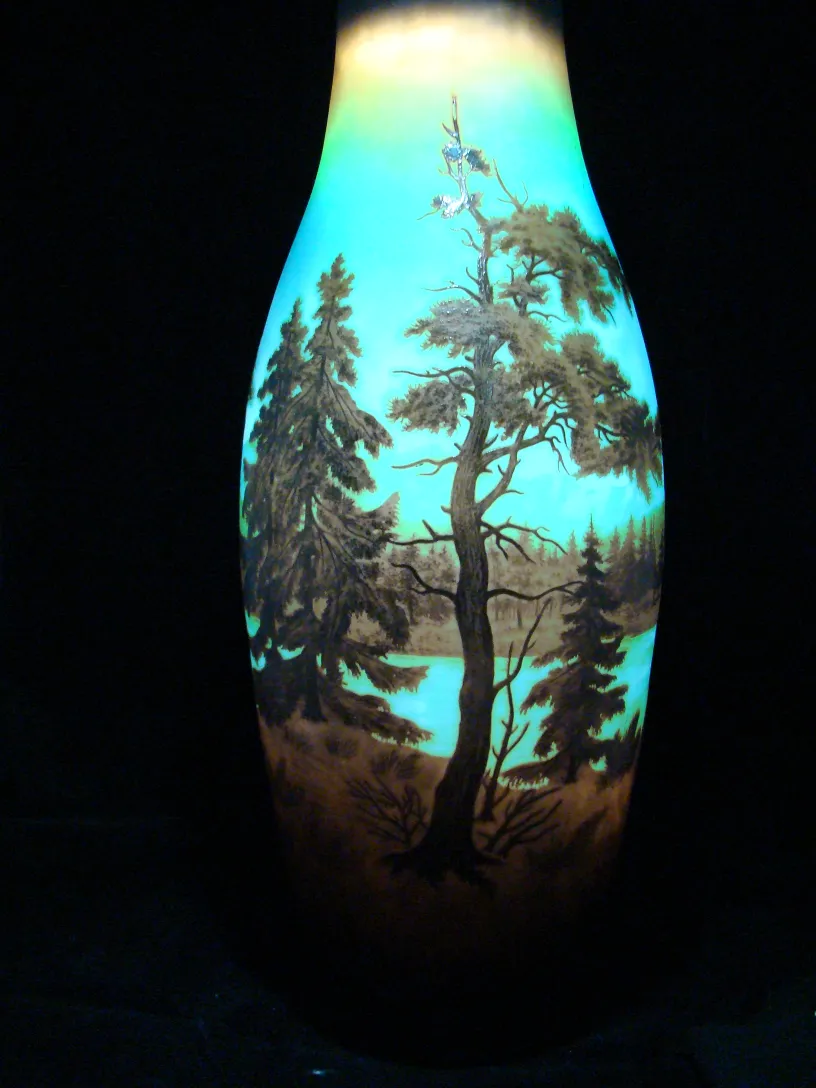 Antikes signiertes Glas D'Argental mit bedruckter Naturlandschaft