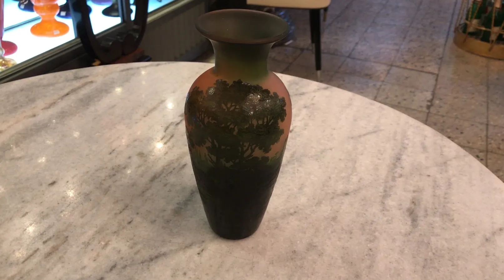 verre avec signature d'argental, décor naturel