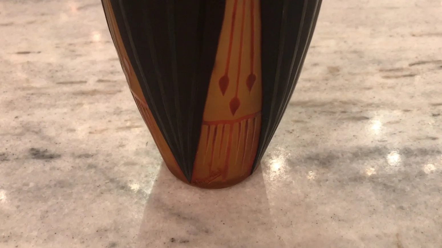 Verre signé D'Argental avec détails décoratifs, antiquité