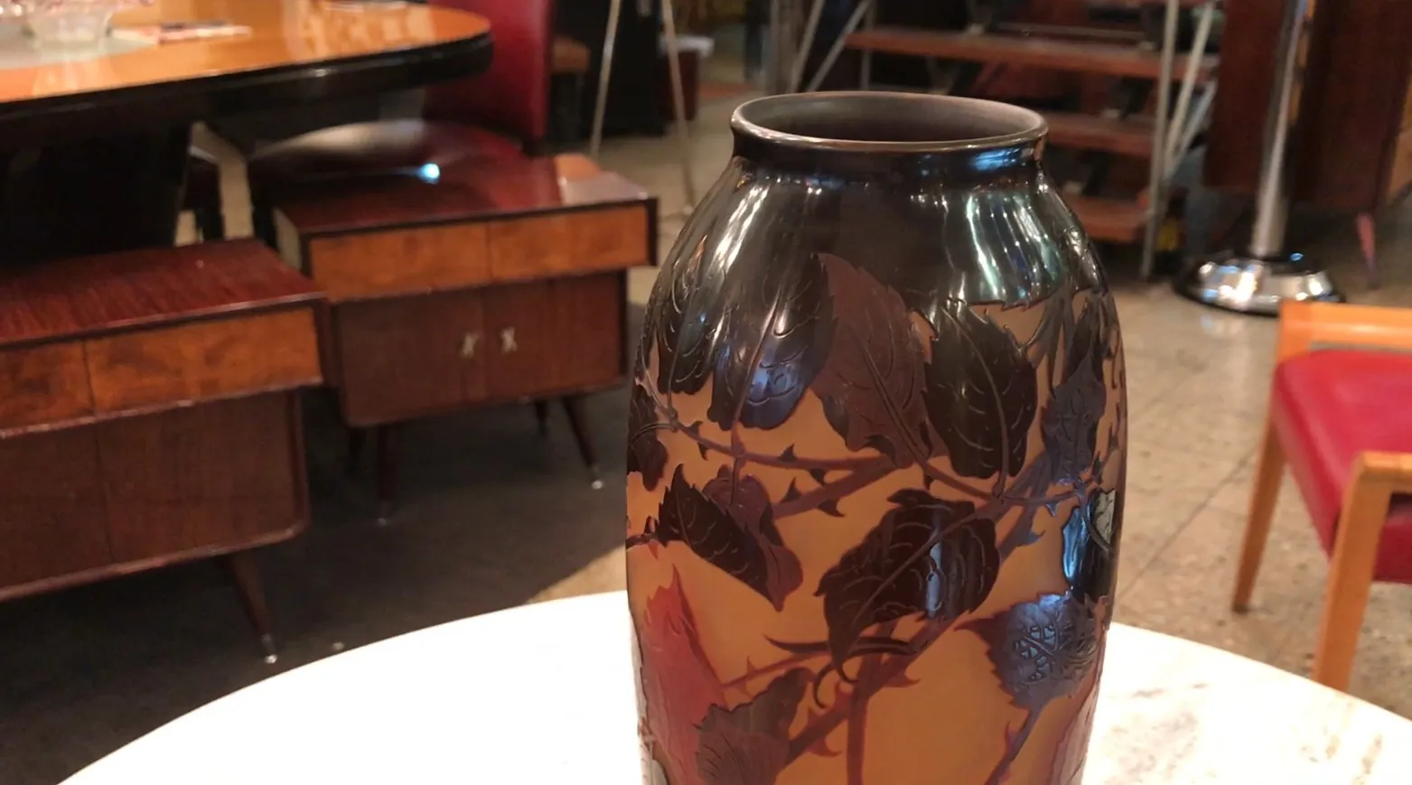 vase antigo de vidro assinado D'Argental com design natural