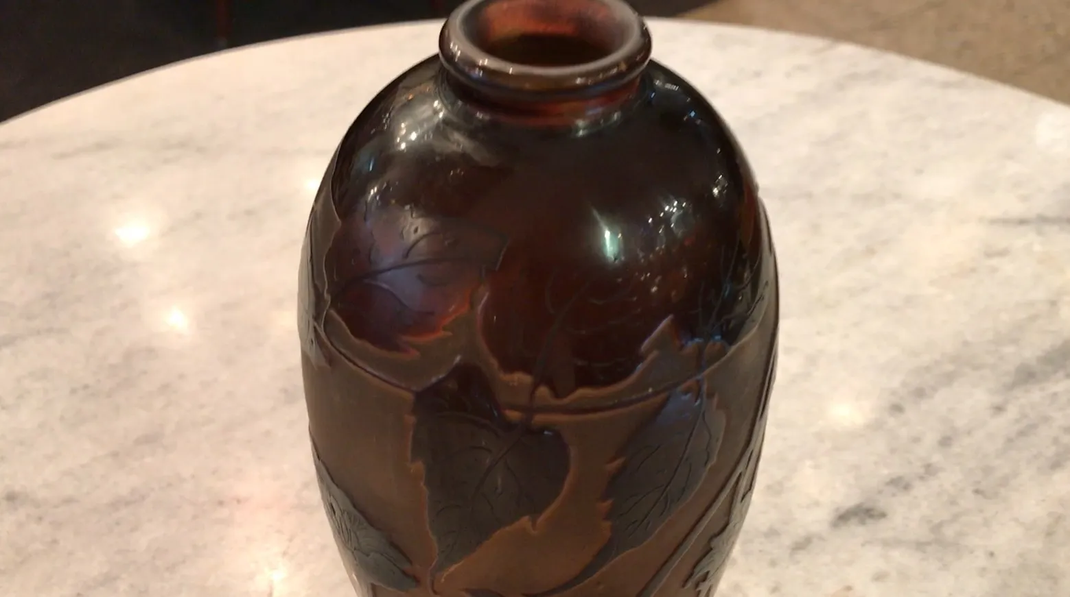 Verre ancien signé D'Argental avec décoration naturelle