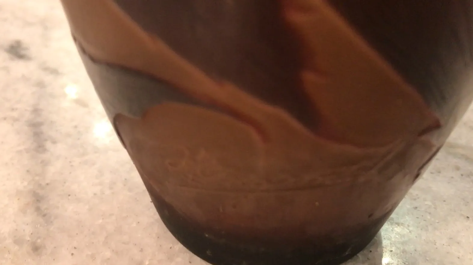 زجاج عتيق موقّع D'Argental بتفاصيل معقدة