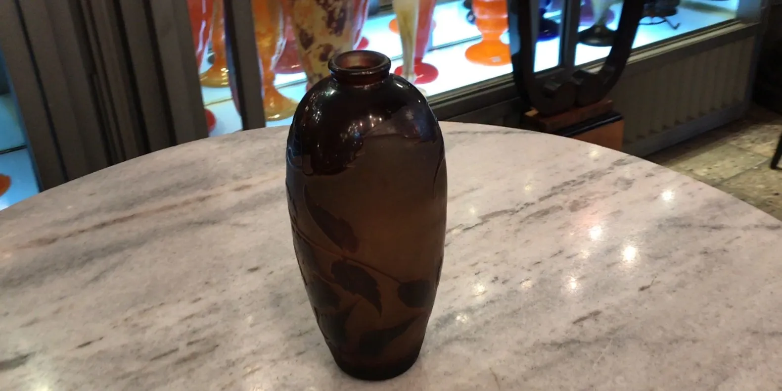 Signiertes Glas d'Argental mit natürlicher Dekoration, antik