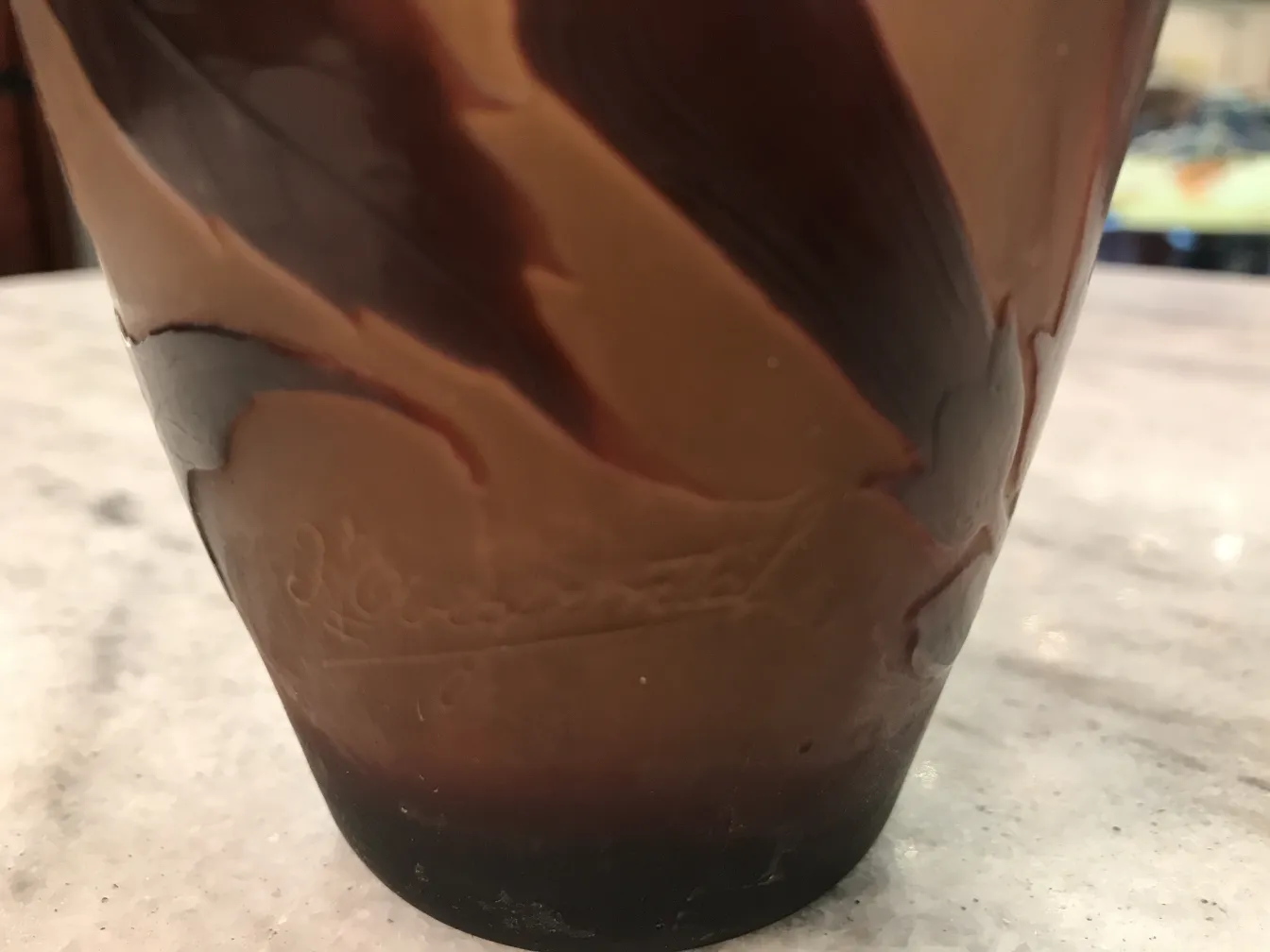 Vidrio firmado D'Argental, objeto antiguo con diseño elegante.