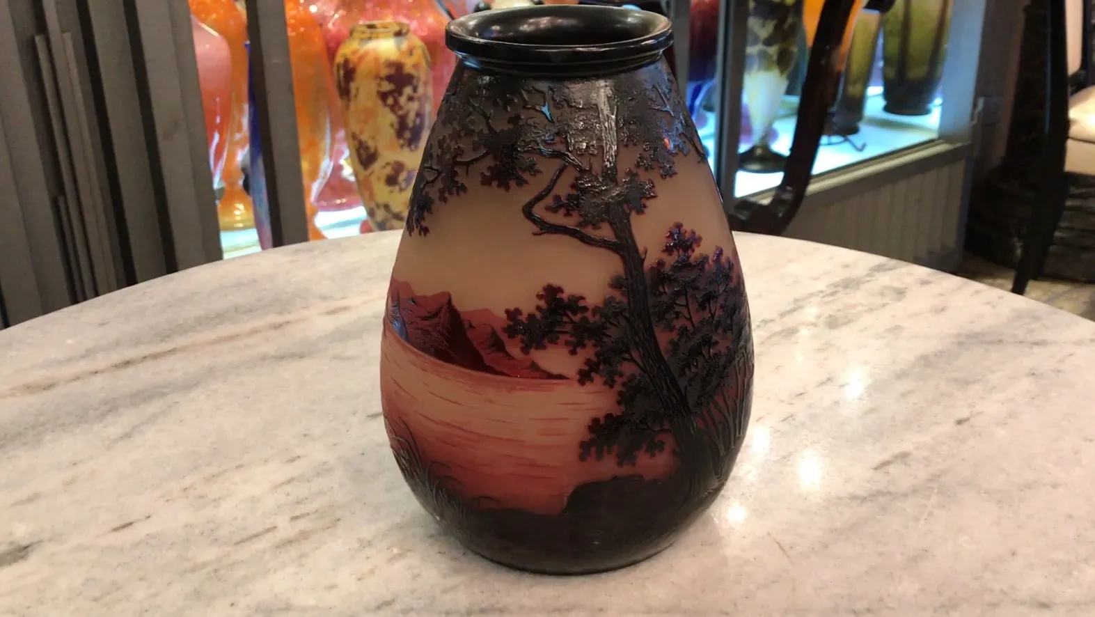 서명된 유리잔d'argental, 부드러운 색조의 풍경과 나무