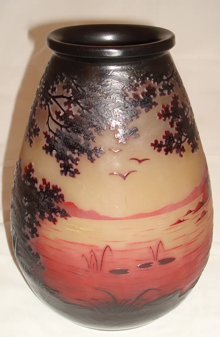 Antike Vase aus signiertem Glas D'Argental mit Landschaft