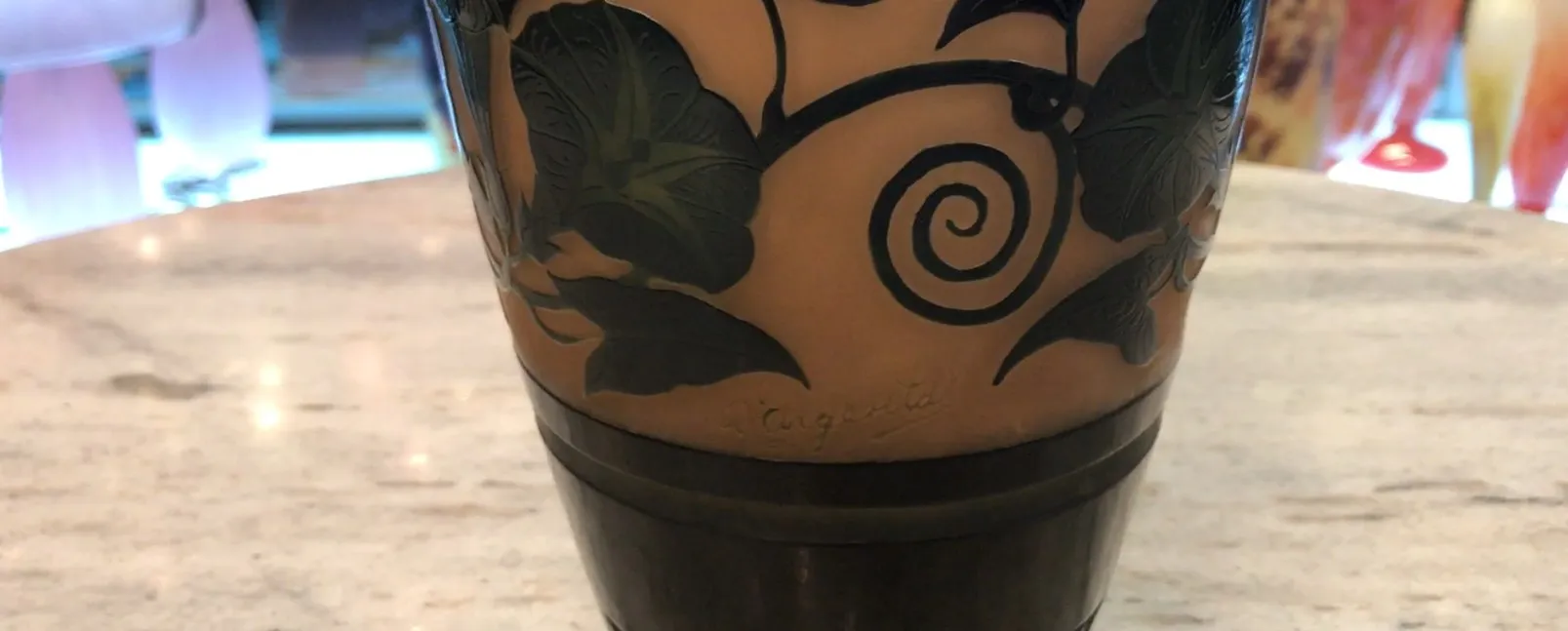 vidro antigo assinado d'argental decorado com folhas