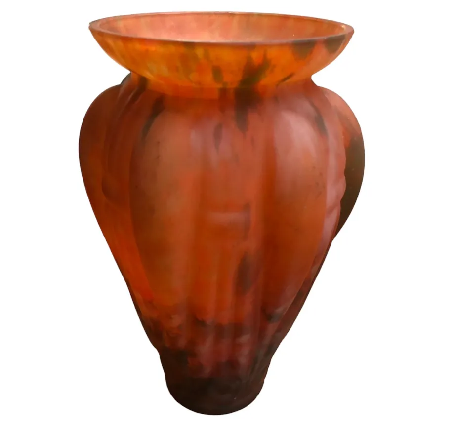 Beautiful signed glass Lorrain in warm tones with elegant shape.