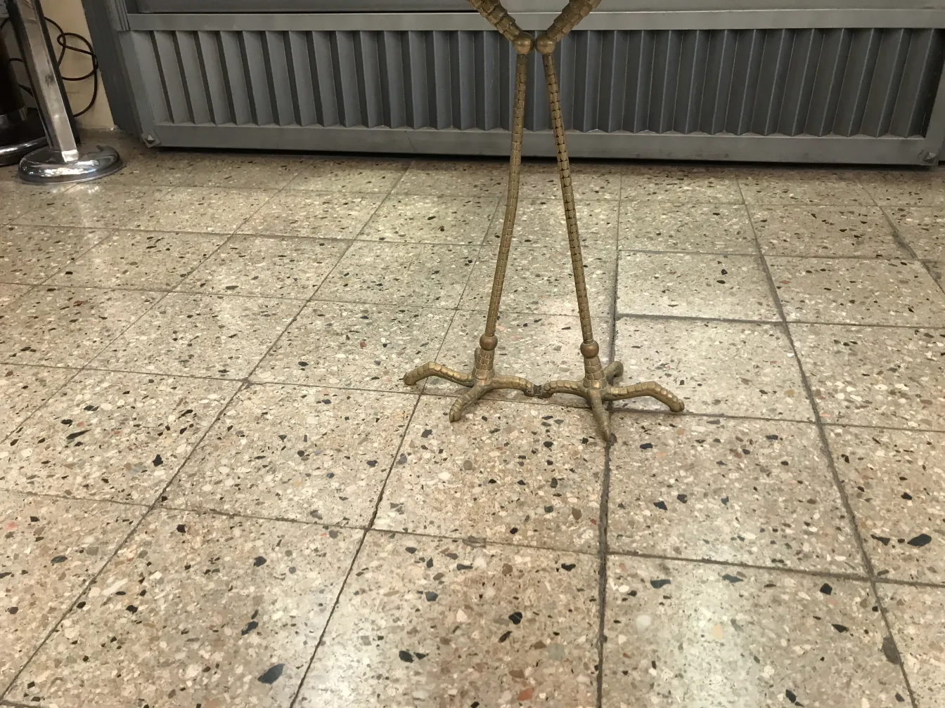 tavolo antico con base di design unico, meret elisabeth oppenheim