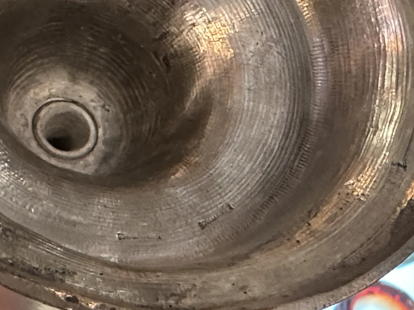 bougeoirs anciens avec des détails brillants art nouveau