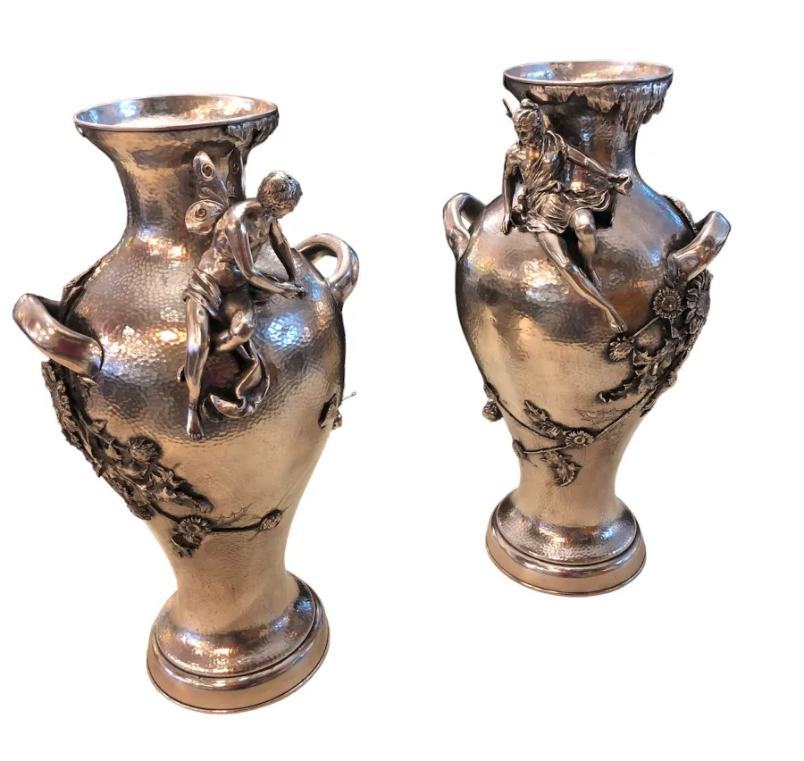 par de vasos antigos decorados estilo Art Nouveau