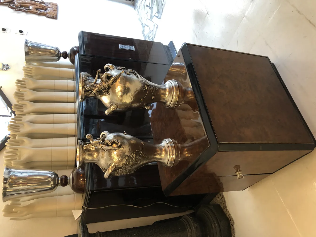 सजावटी प्राचीन कला नव आंदोलन फूलदान जिसमें सजावट है