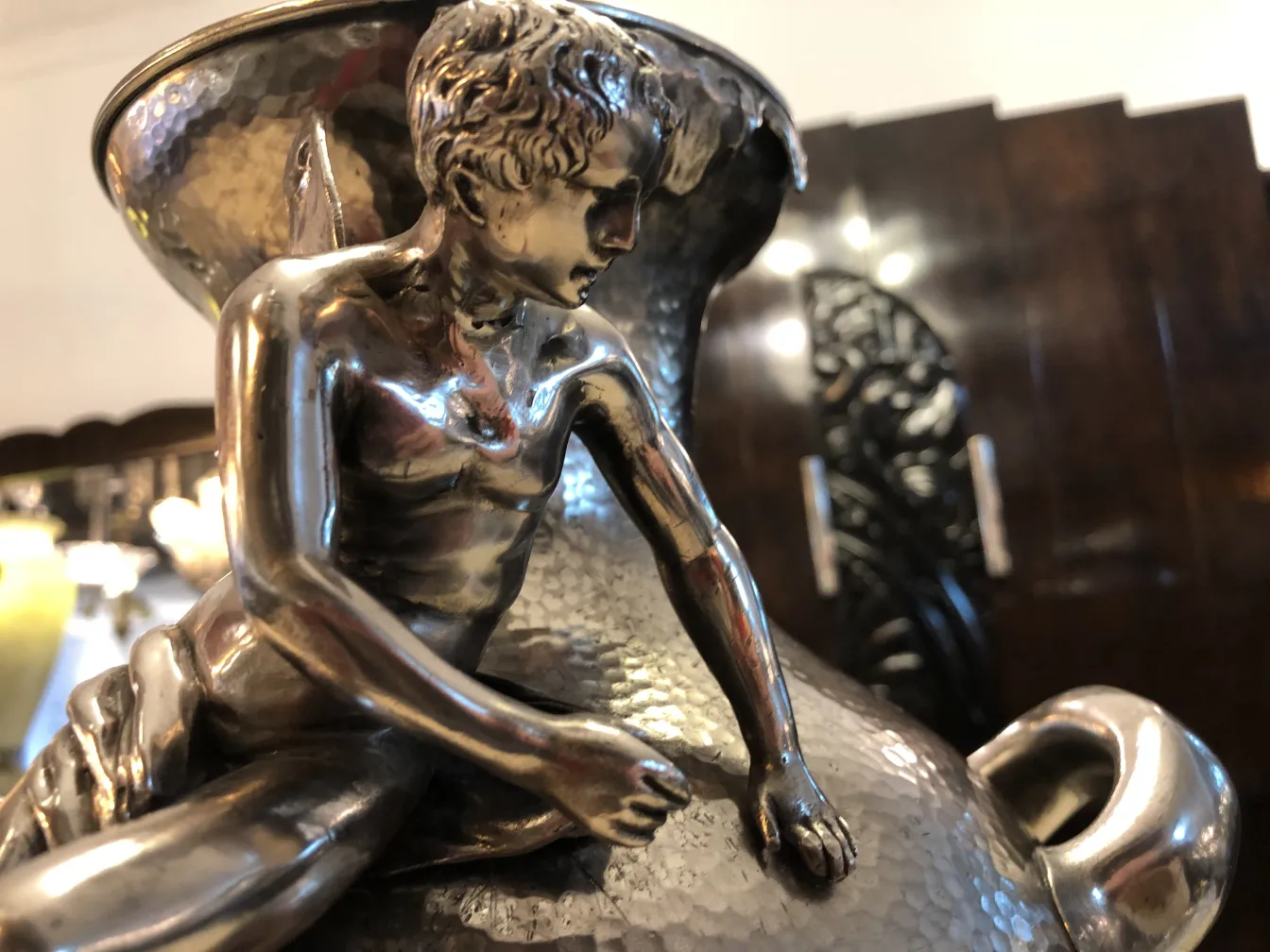 花瓶2個、金属のディテール、アンティークアールヌーボー様式