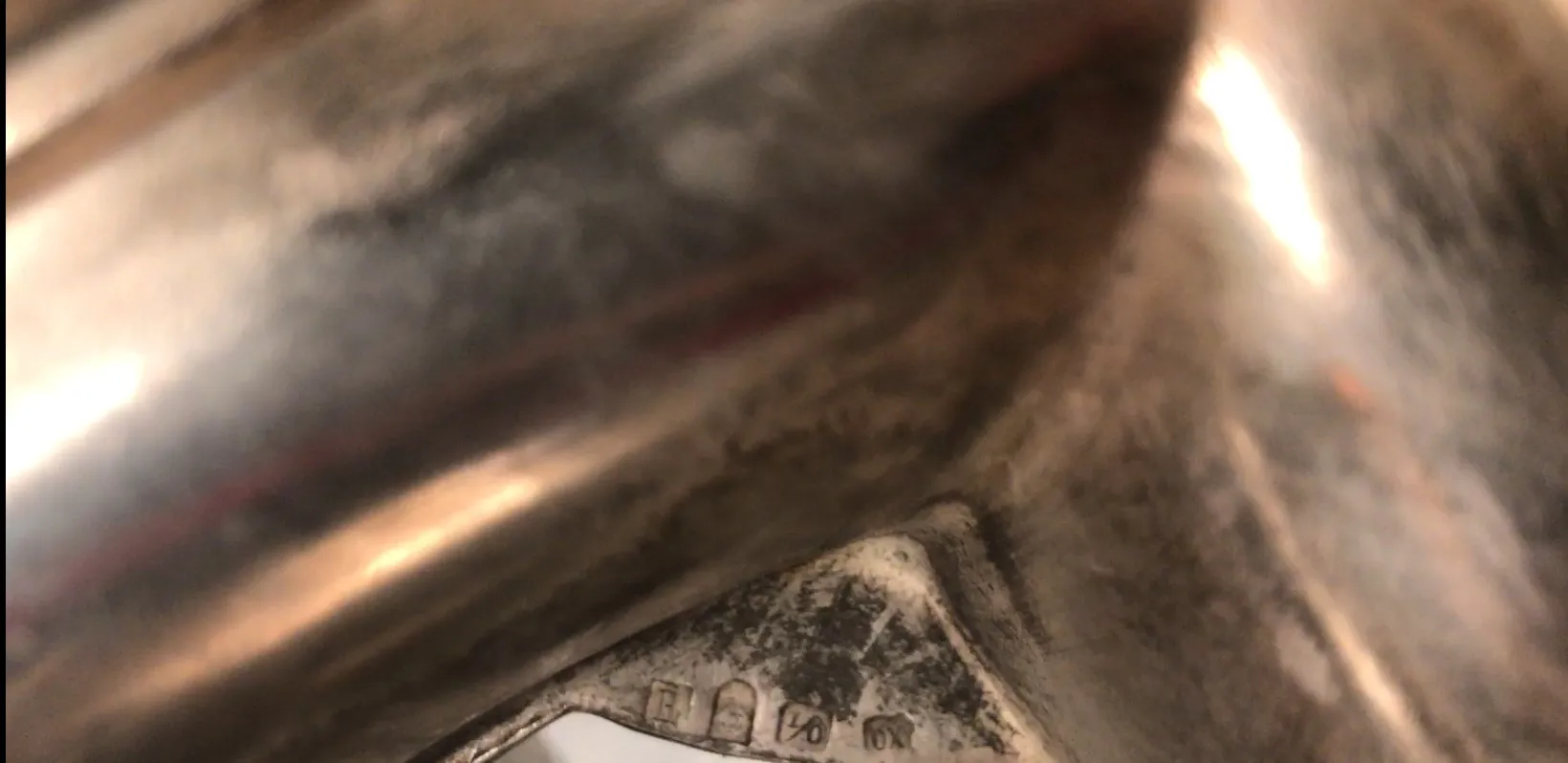 deux vases anciens au design élégant, art nouveau