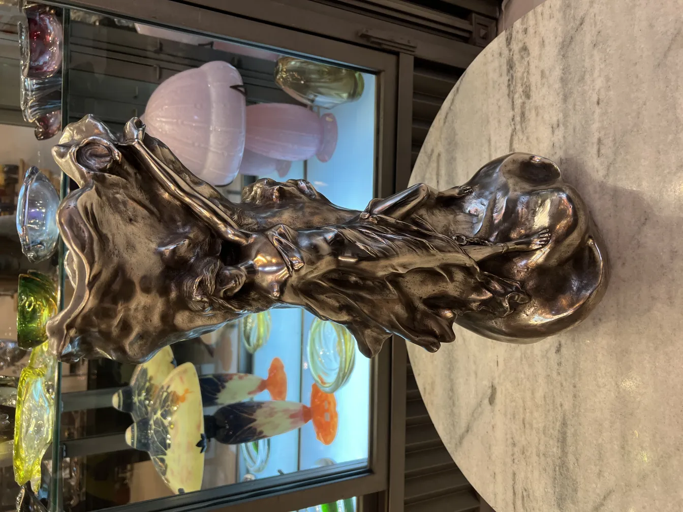 vase antico art nouveau con design dettagliato