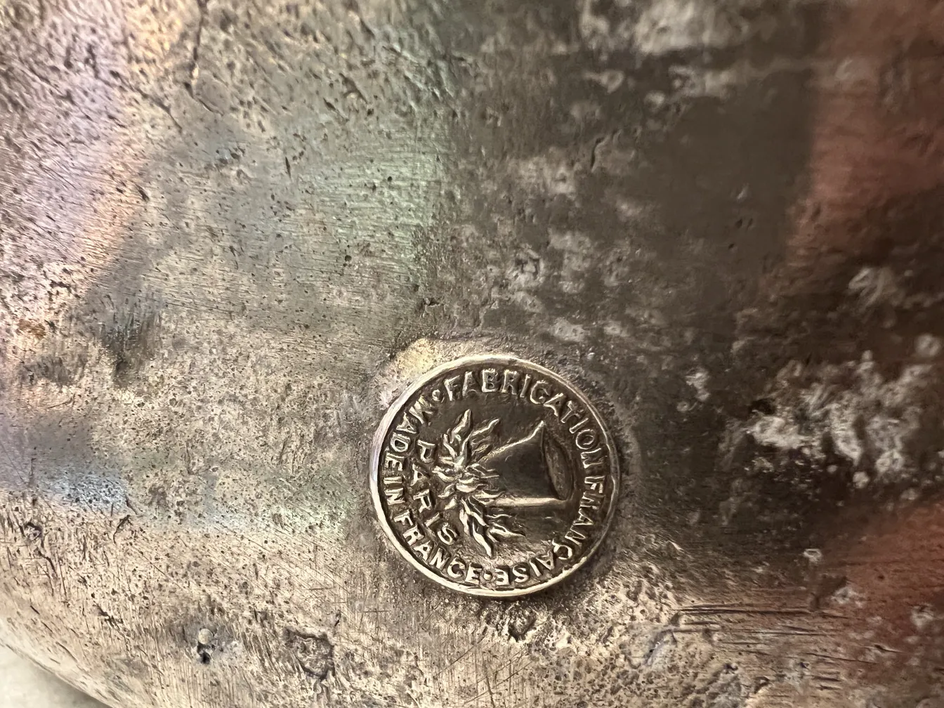 antique vase with artistic design, elegant and shiny, perfect for decoration