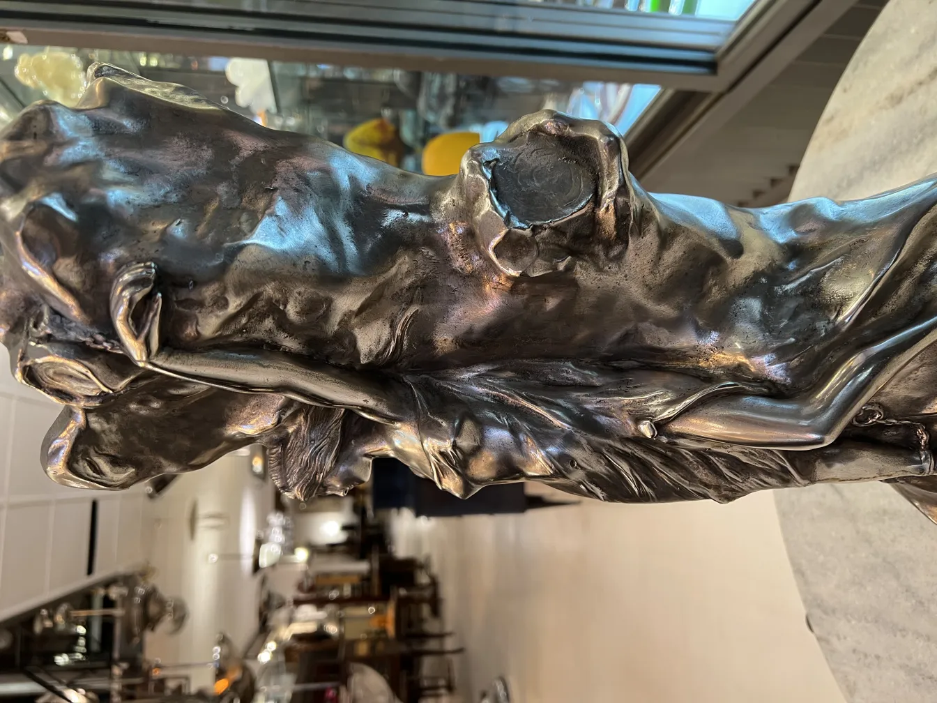 फूलदान पुरातन कला नवा एक स्टाइलिश फर्नीचर में