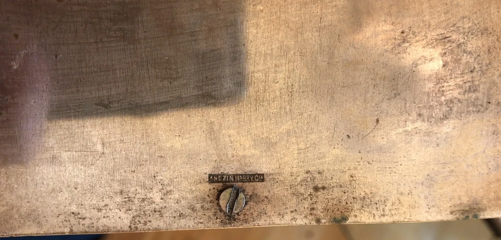 Антикварное зеркало для макияжа с деталями Арт Нуво