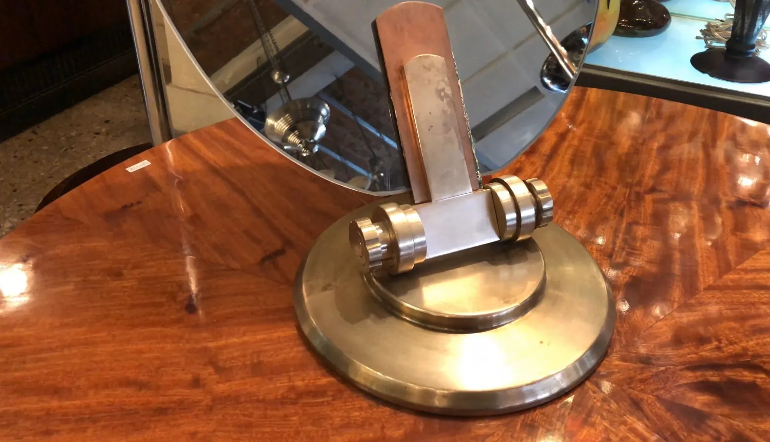 specchio antico con base decorativa, stile Art Nouveau