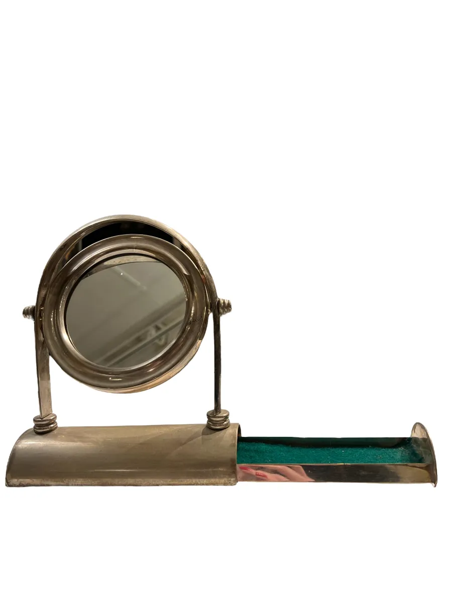 elegantes antikes Spiegel im Art Nouveau-Stil