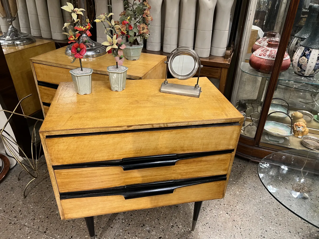 antikes Kosmetikspiegel mit dekorativem Sockel, Art Nouveau Stil