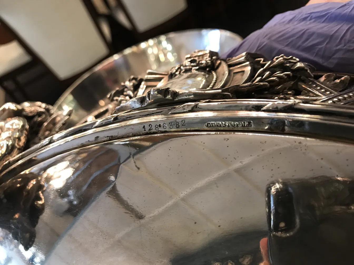 पुराना-टेबल-की-सजावट-Chirstofle, सजावटी तत्वों के साथ, शानदार टेबल के लिए एकदम सही