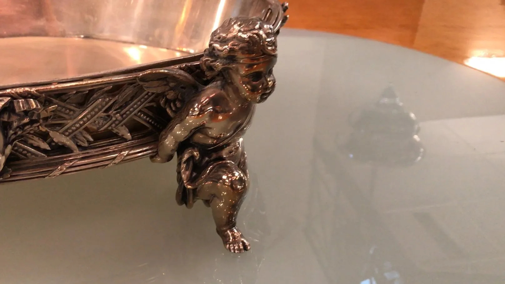 Centre de table antique Christofle avec figure d'ange, décoration