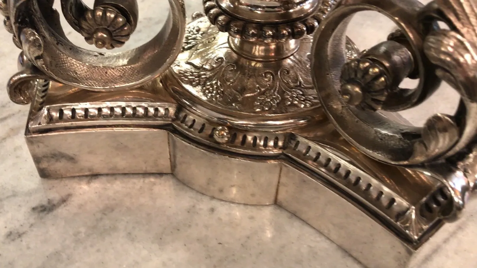 antik Blumentöpfe Christofle mit dekorativen Details