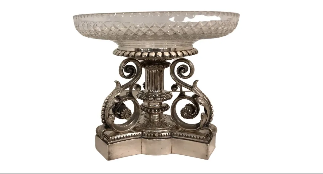 centro de mesa antigo Christofle com base ornamentada e vidro cortado