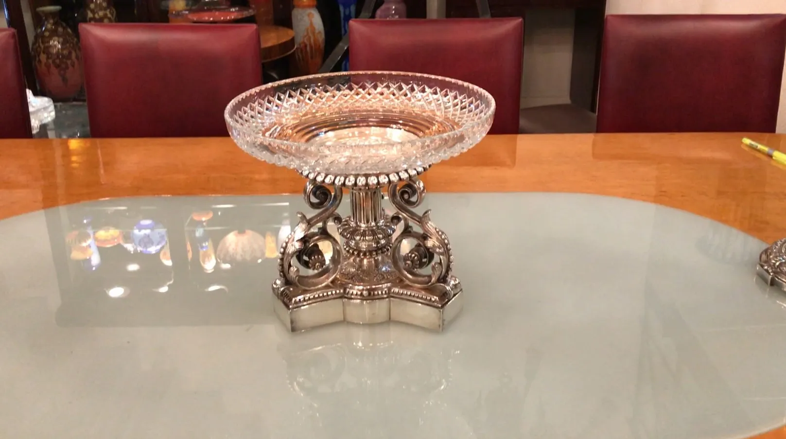 centre de table ancien Christofle avec base décorative et verre