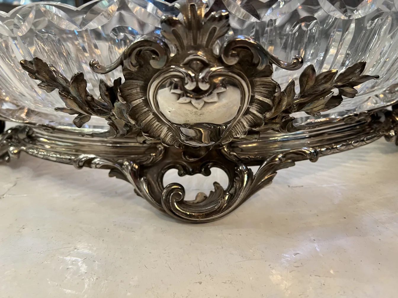 jardinera antigua christofle con detalles ornamentales