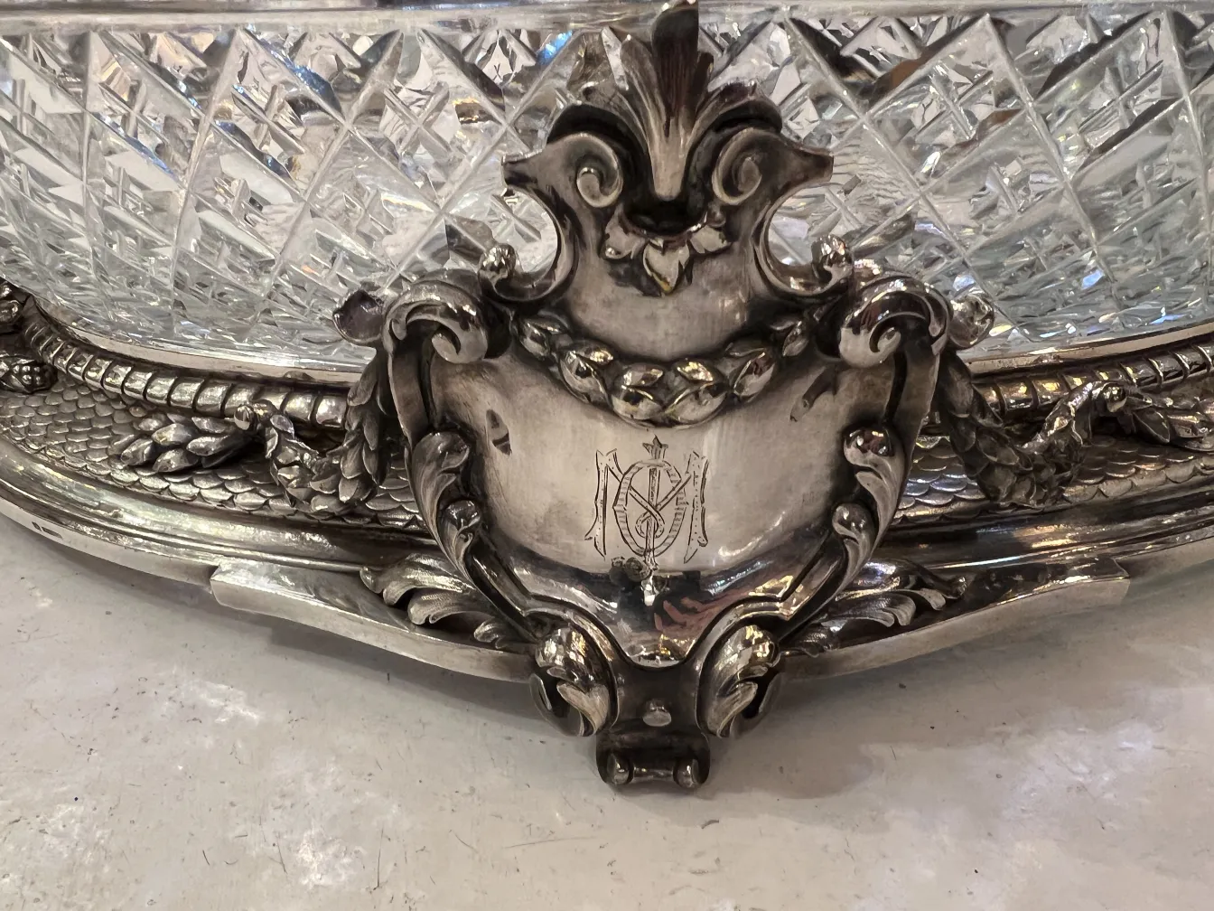 antiker Blumentopf Christofle mit elegantem Design