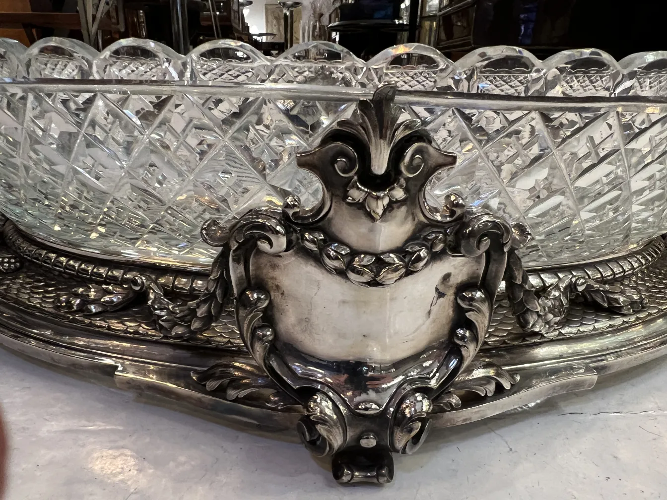 jardinera antigua christofle con detalles ornamentales