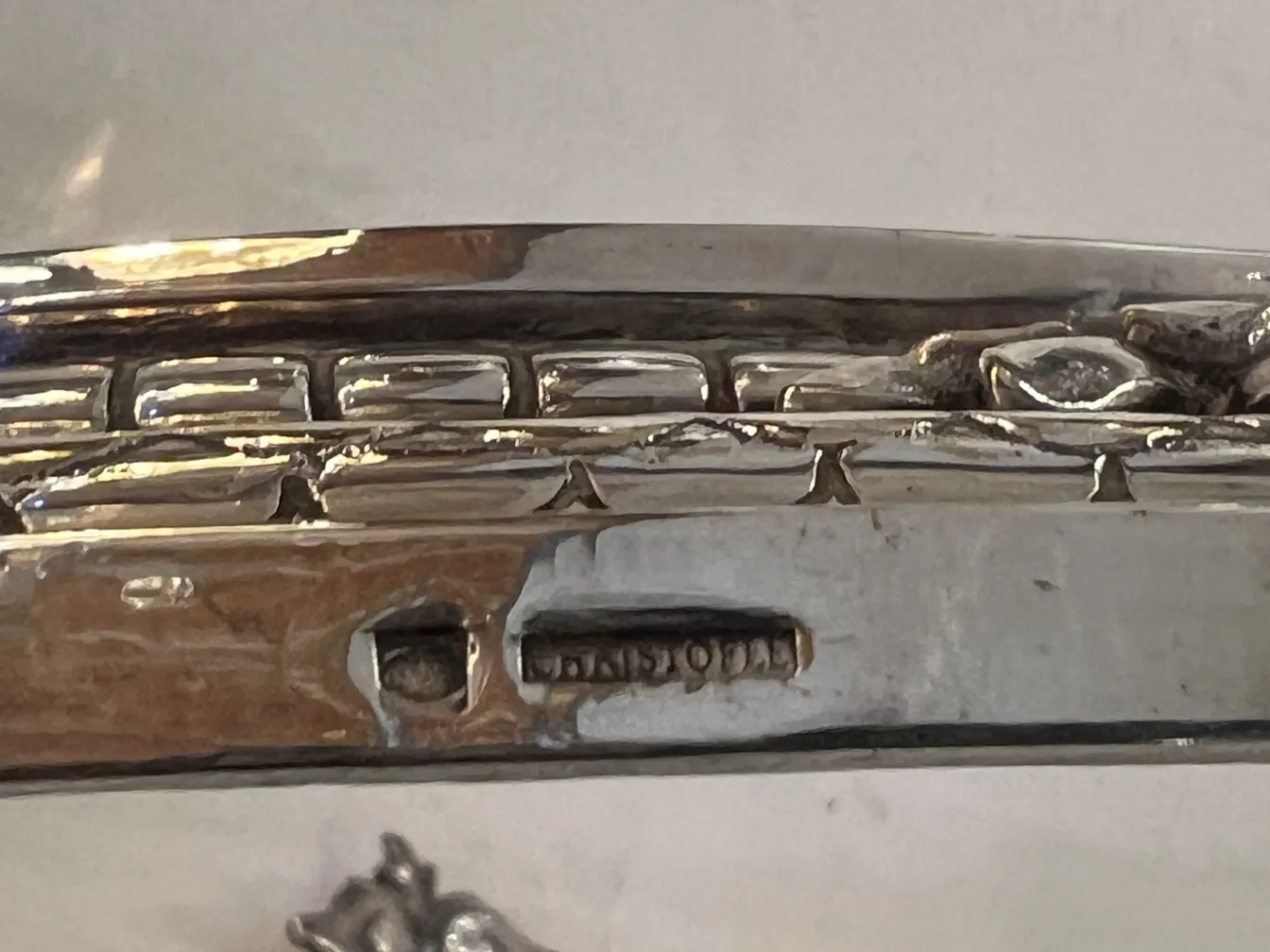 Antike Blumentöpfe Christofle mit aufwändigen Details und elegantem Design