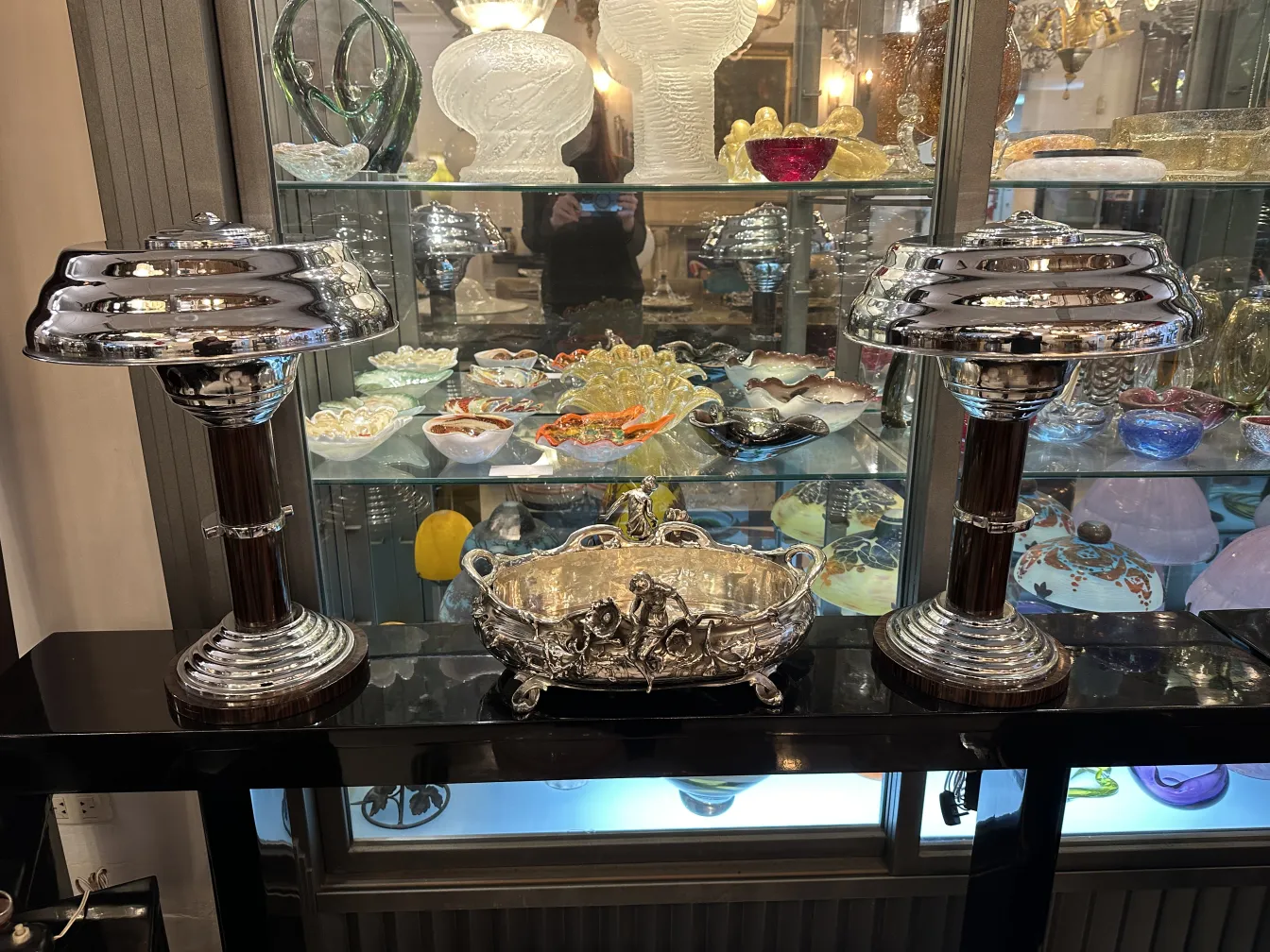 古董中心装饰品，优雅的轮廓装饰餐桌中央