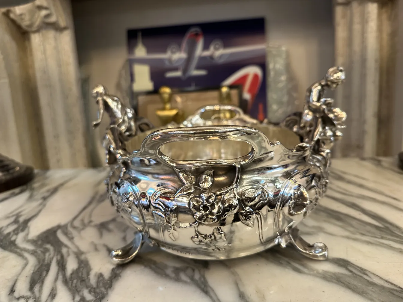 고대 원형 중앙 장식, 조각 장식