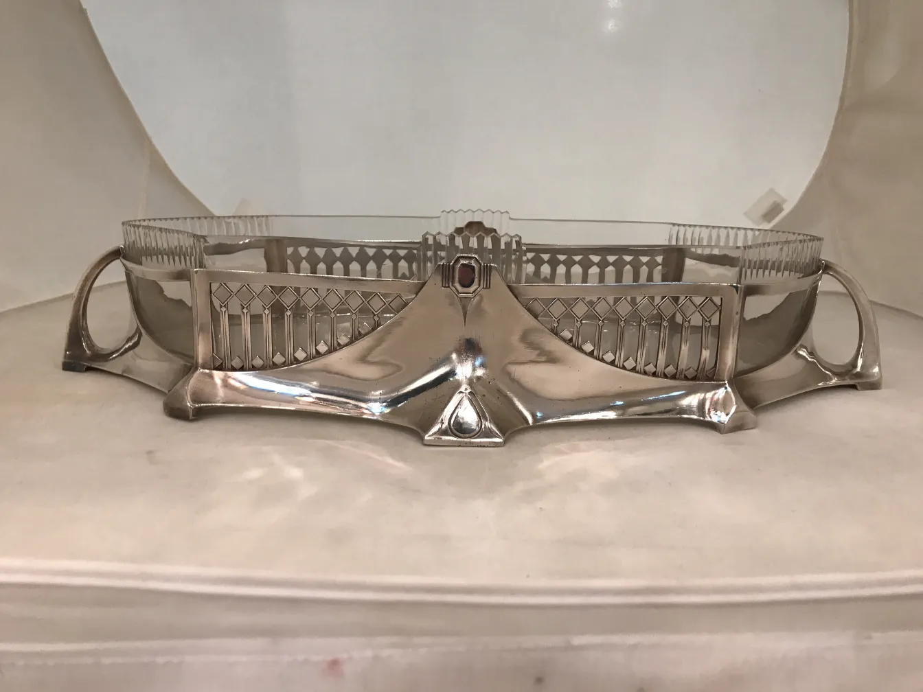 古董WMF中心装饰品，优雅的装饰设计