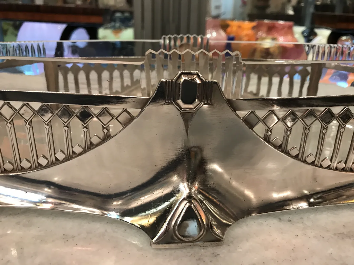 古董WMF中心装饰品，华丽的设计和优雅的细节，衬托出空间