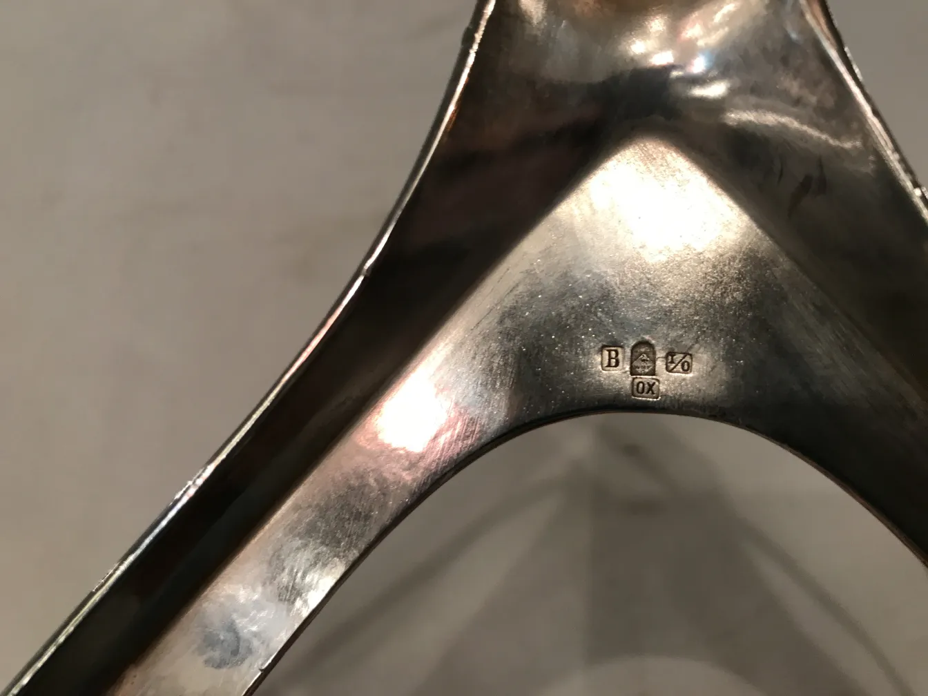 centrotavola WMF antico, decorativo ed elegante, con forma distintiva, ideale per tavoli